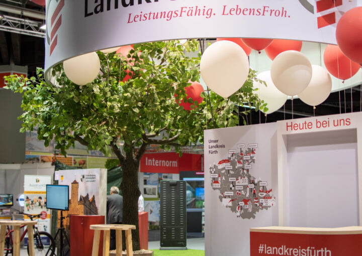 Beitrag April Messestand