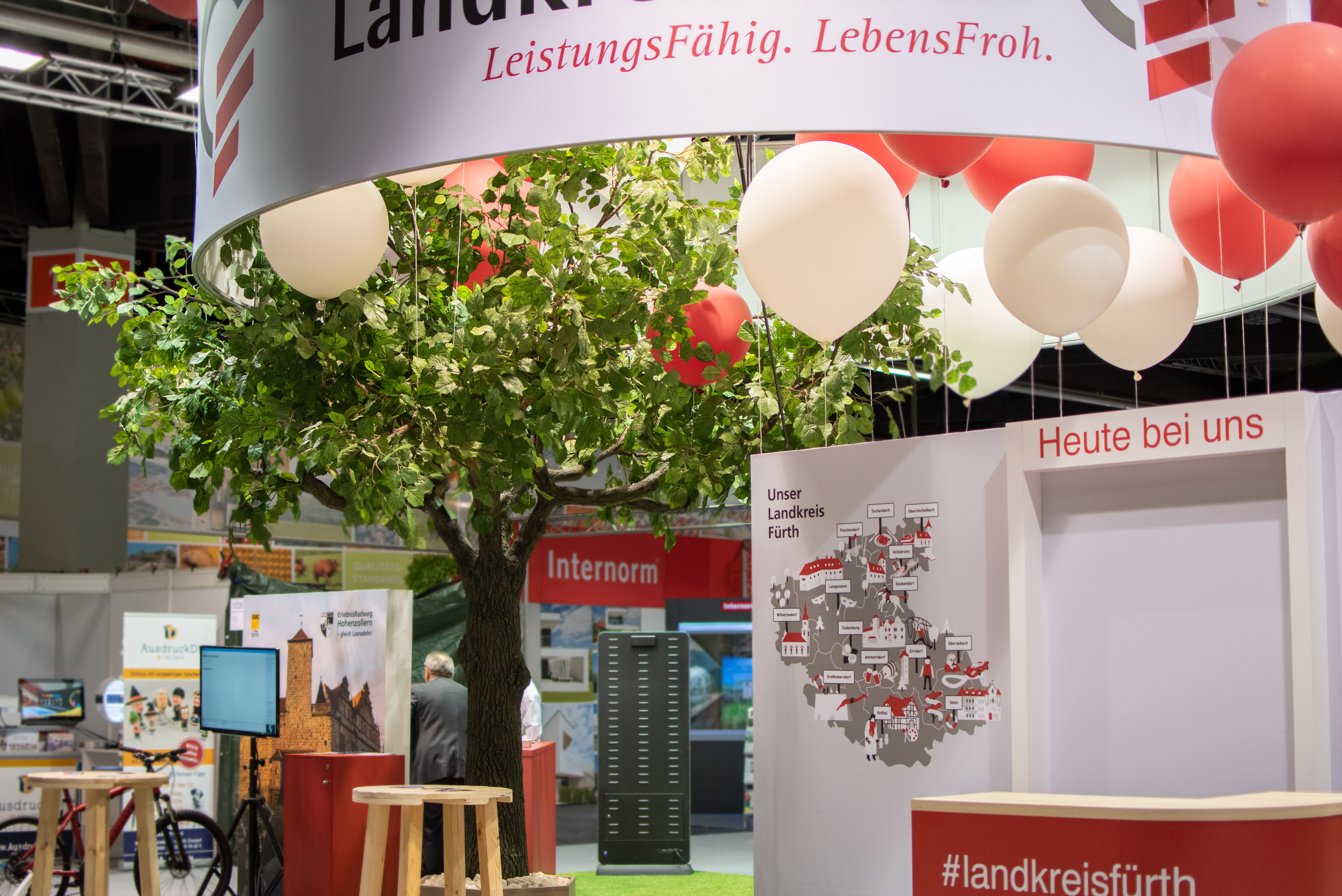 Beitrag April Messestand